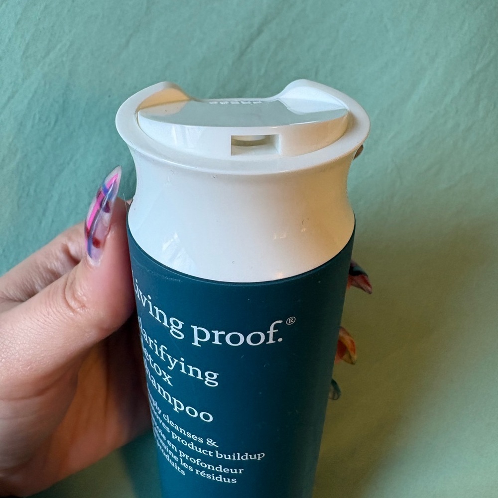 New Living Proof clarifying Detox Shampoo - Picture 3 of 3